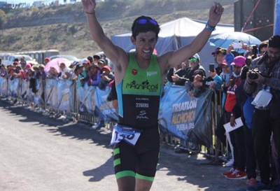 Itzel Arroyo y Gil Rivera, campeones del Triatlón Alchichica 2018