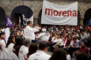 Barbosa arranca campaña y pide cambio de régimen en Puebla