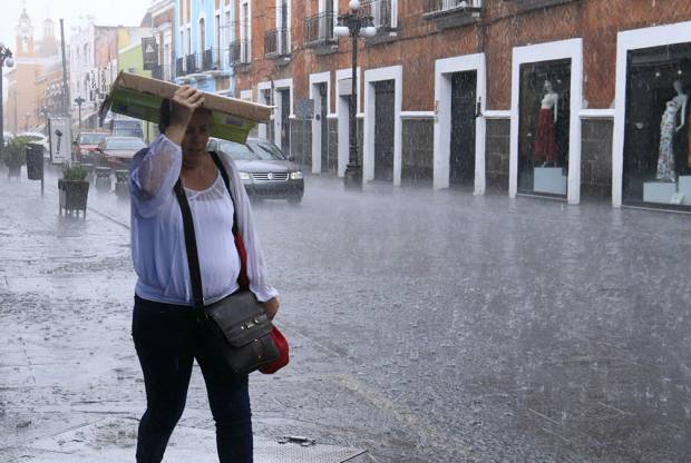 Se esperan lluvias intensas a moderadas este lunes en Puebla