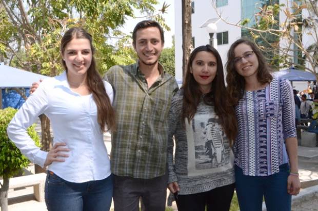 Con agua de charco como combustible, estudiantes de la BUAP echan a andar motocicleta