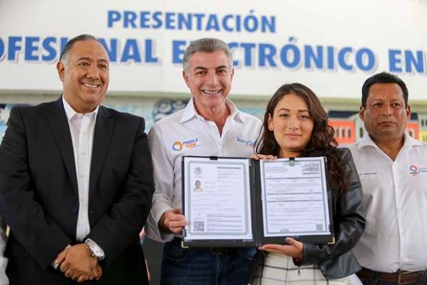 Puebla, primer estado del país en emitir título profesional electrónico