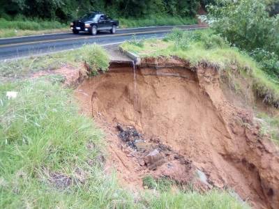 FOTOS: Protección Civil Puebla atiende diversas carreteras afectadas por lluvias