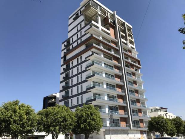 Muere pintor al caer del piso 11 de un edificio en construcción en Puebla