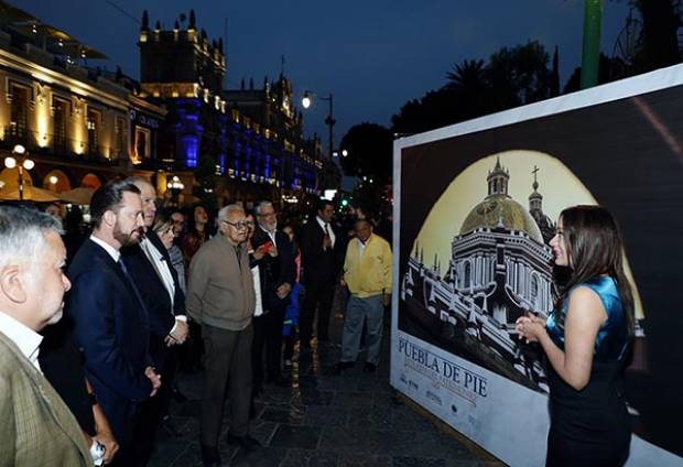 Exposición fotográfica en el zócalo: “Puebla de pie: retratos del patrimonio”