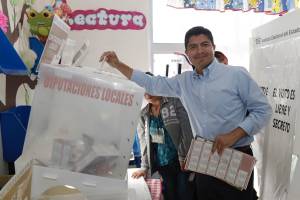 FOTOS: Así votaron los candidatos a la alcaldía de Puebla