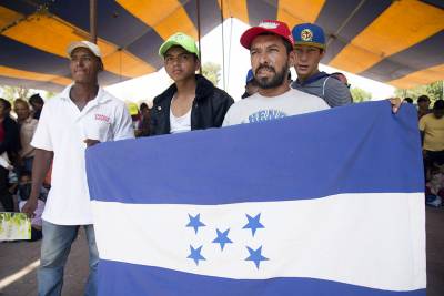 FOTOS: Centroamericanos permanecen reunidos en albergue de Puebla