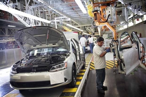 CCE descarta pérdidas de empleos en VW Puebla por bajas ventas