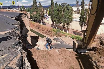 Demolerán “Puente de la Muerte” por socavón en la carretera Texmelucan-Tlaxcala