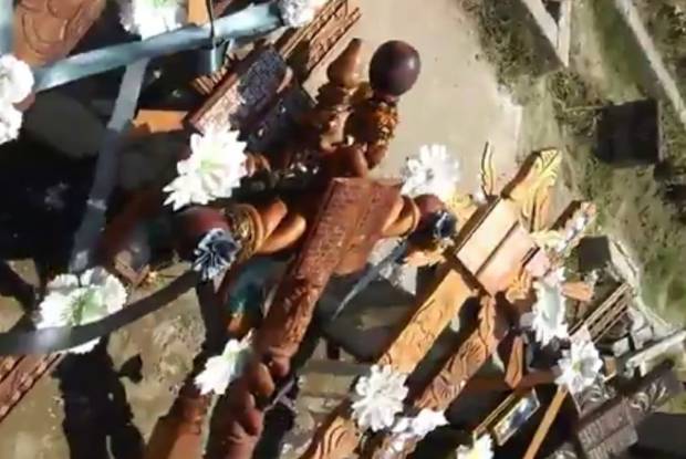 VIDEO: Roban al menos 100 cruces y figuras de Cristo en panteón de El Seco