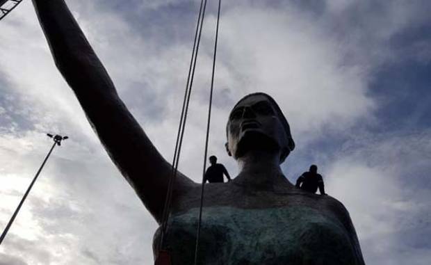 &quot;La Victoria&quot;, la estatua de bronce más grande México, encuentra un sitio en Puebla