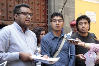 Estudiantes de la BUAP quieren debatir con candidatos