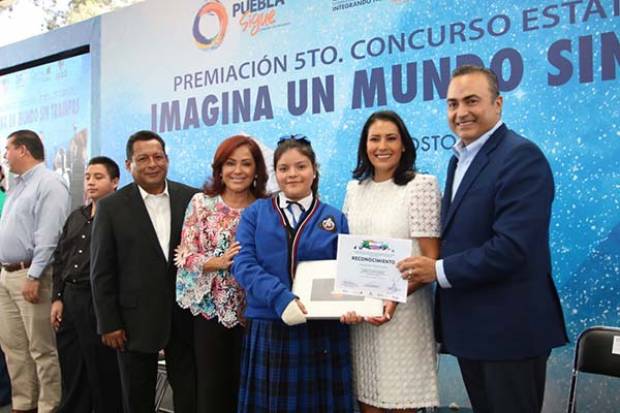 Dinorah López de Gali promueve el valor de la honestidad entre la niñez y juventud poblanas