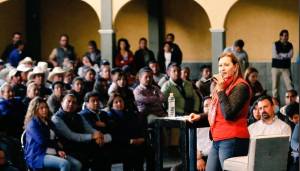 Martha Erika Alonso encabeza foro ciudadano en Ciudad Serdán