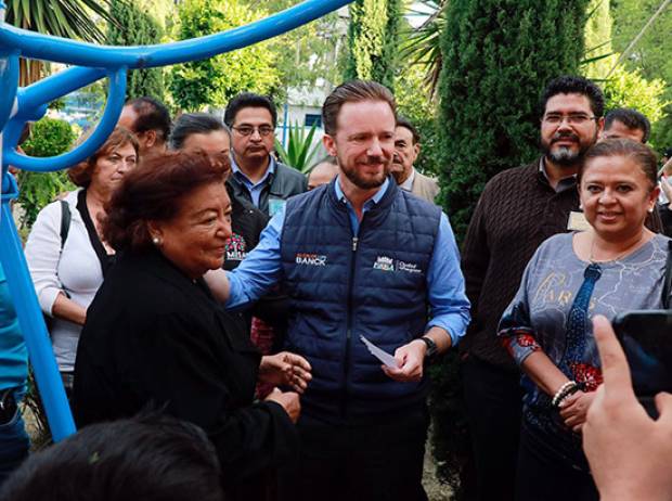 Luis Banck entregó gimnasios al aire libre