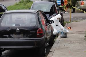 FOTOS: Hallan sin vida a hombre al interior de un vehículo en Lomas de San Miguel