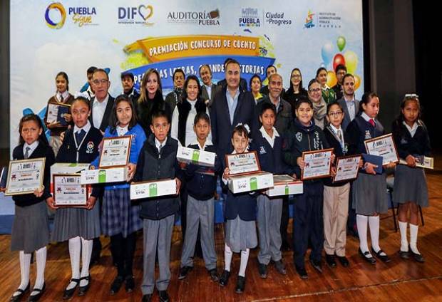 DIF, Auditoría y SEP entregan premios del concurso de cuento “Pequeñas letras, grandes historias”