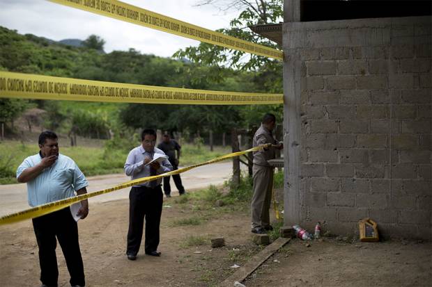 Juez federal ordena a la PGR reabrir el caso Tlatlaya