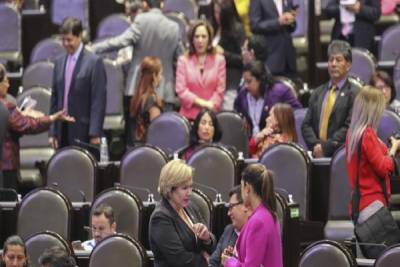 Histórico: para mujeres, la mitad del Congreso tras elección