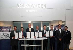 Volkswagen ayudará con reconstrucción de 100 viviendas en Tochimilco