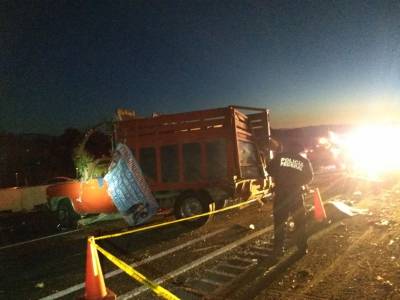 Ocho peregrinos muertos y 10 heridos por choque en la autopista México-Puebla