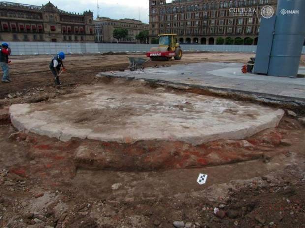 VIDEO: Hallan el zócalo original de la plaza mayor de la CDMX