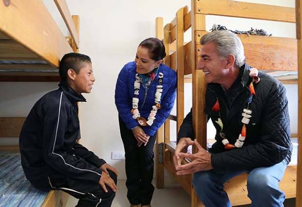 Tony Gali entrega rehabilitación de Casa del Niño Indígena en Zacapoaxtla