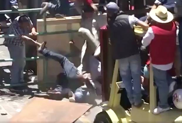 VIDEO: Seis lesionados deja la Huamantlada en Tlaxcala