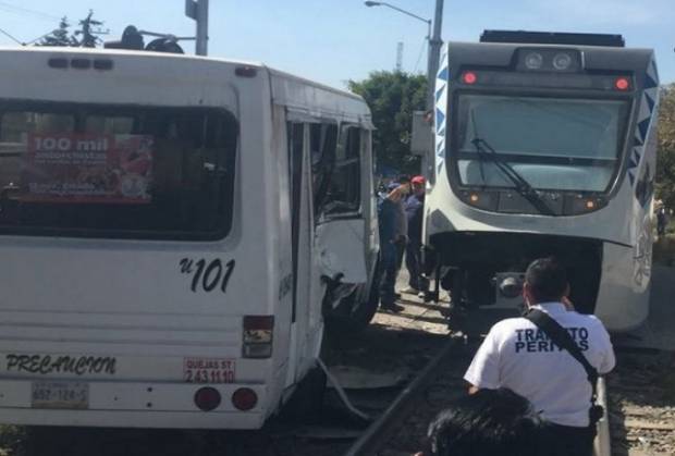 Ruta 25 provocó accidente contra Tren Turístico en San Felipe Hueyotlipan