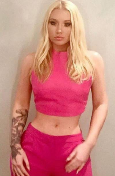 Iggy Azalea, &quot;al descubierto&quot; en redes sociales