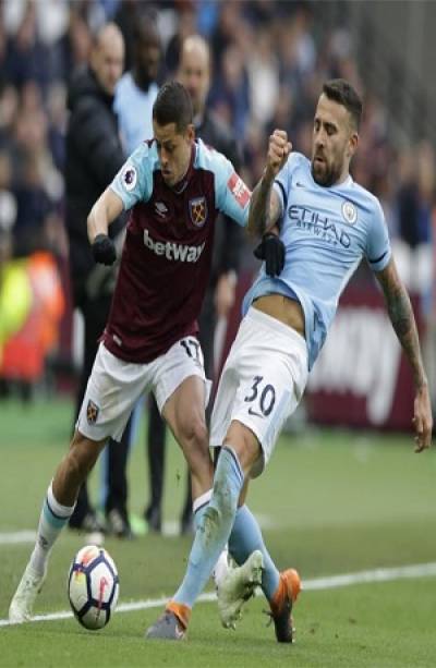 Chicharito y West Ham, al borde del descenso en la Premiere League