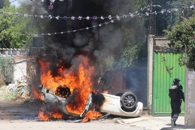 FOTOS: Se salvaron de ser linchados en Tlaxcala por asaltar gasolinera en Texmelucan