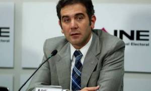 Lorenzo Córdova pide a Morena resolver por vía legal inconformidad por elección en Puebla