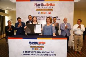 Martha Erika Alonso firma 20 compromisos de campaña