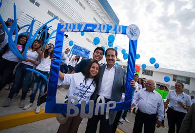 BUAP: Esparza Ortiz inaugura edificio multiaulas en el Complejo Regional Mixteca