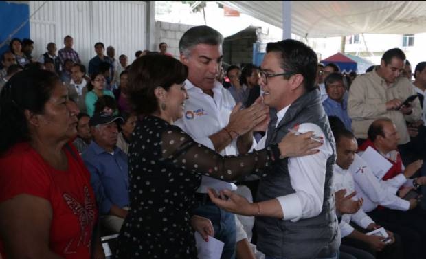 &quot;Ahí vas&quot;, le dice Rosario Robles a Gerardo Islas en Puebla