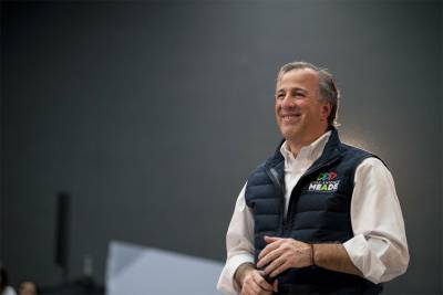 Meade invita a Ríos Piter a su campaña