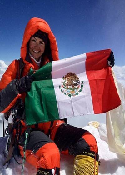 Viridiana Álvarez conquistó la cima del Everest