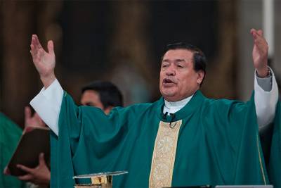 Norberto Rivera presenta renuncia como arzobispo de México