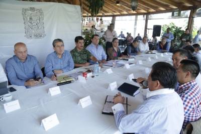 Ediles de la mixteca acuden a reunión de seguridad con SGG