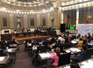 Ahora el pleno del Congreso de Puebla llama a comparecer a TEE e IEE