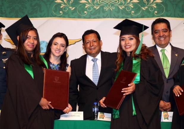 Se graduó la generación 2018 del BINE con 318 licenciados y maestros en educación