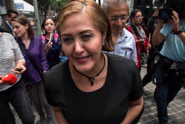 Eva Cadena pide que CNDH revise juicio de desafuero en su contra