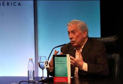 Triunfo de AMLO, suicidio democrático: Vargas Llosa