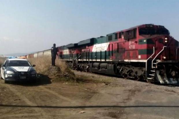 Movilización policiaca evita saqueo a tren en San José Carpinteros