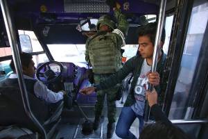 Guardia Nacional vigila unidades de transporte público en Puebla