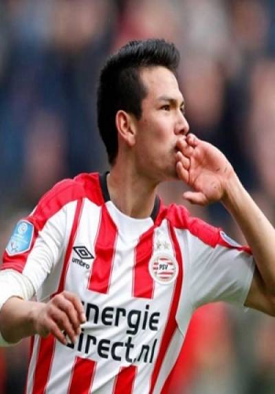 VIDEO: Aficionados del PSV cantan &quot;Cielito Lindo&quot; al Chucky Lozano