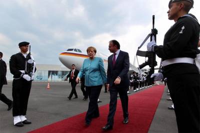 Peña recibe a Angela Merkel en visita de dos días a México