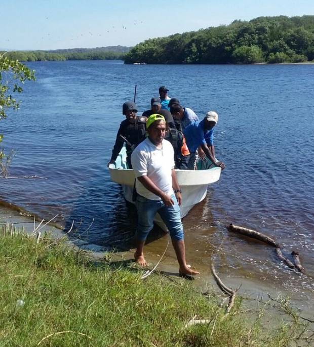 Buscan restos de niño atacado por cocodrilo en laguna de Oaxaca