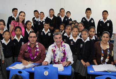 Tony Gali entrega infraestructura educativa en la Sierra Nororiental