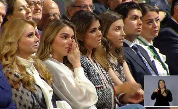 Angélica Rivera e hijas lloraron tras agradecimiento de EPN en su informe